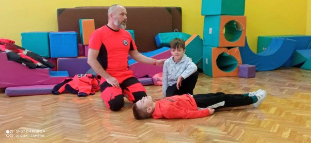 b_1024_768_0_00_images_2023_2024_Swietlica_ratownik_409385100_818983263362957_2985404865527305478_n